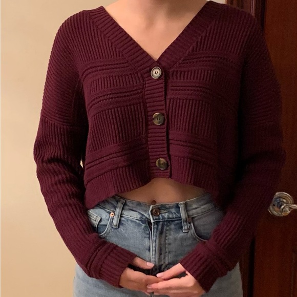 Aeropostale V- Neck Cropped Plum Cardigan - Picture 3 of 5